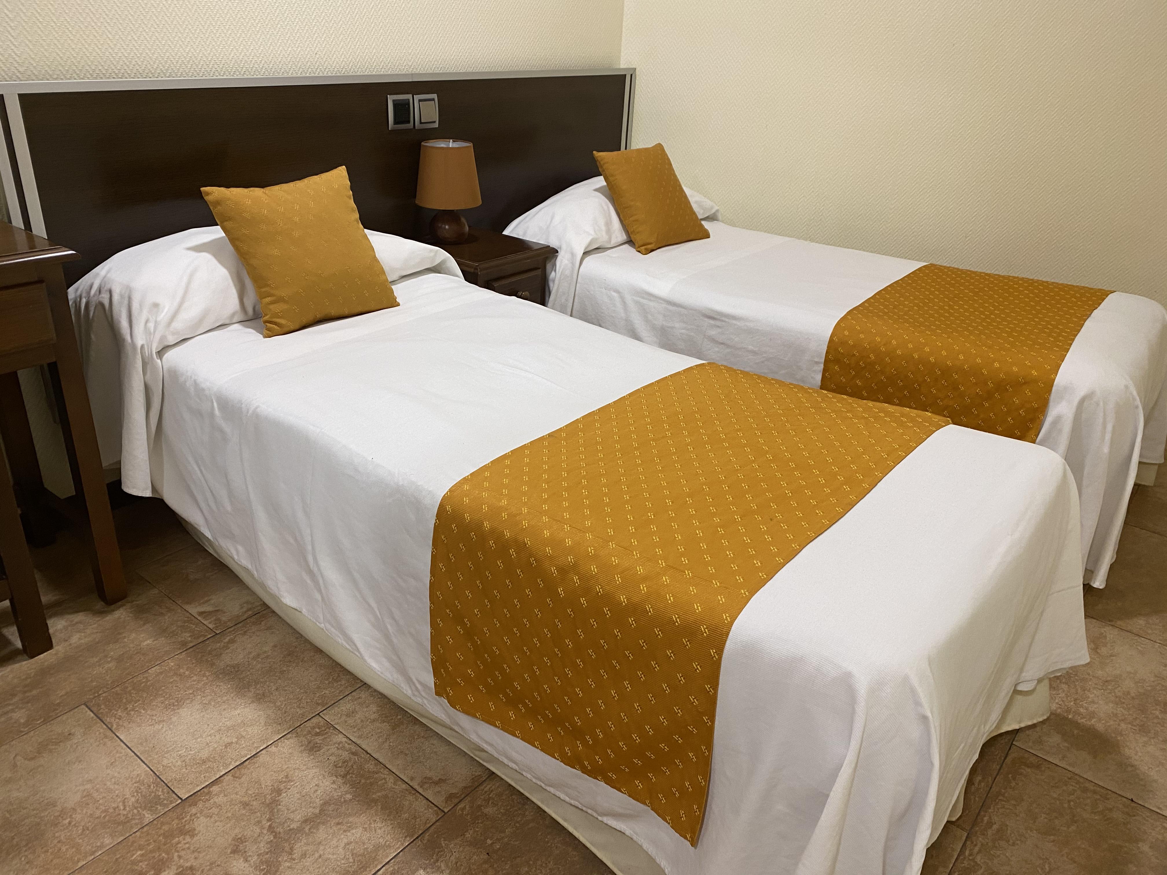 Hotel Complutense Алькала-де-Енарес Екстер'єр фото