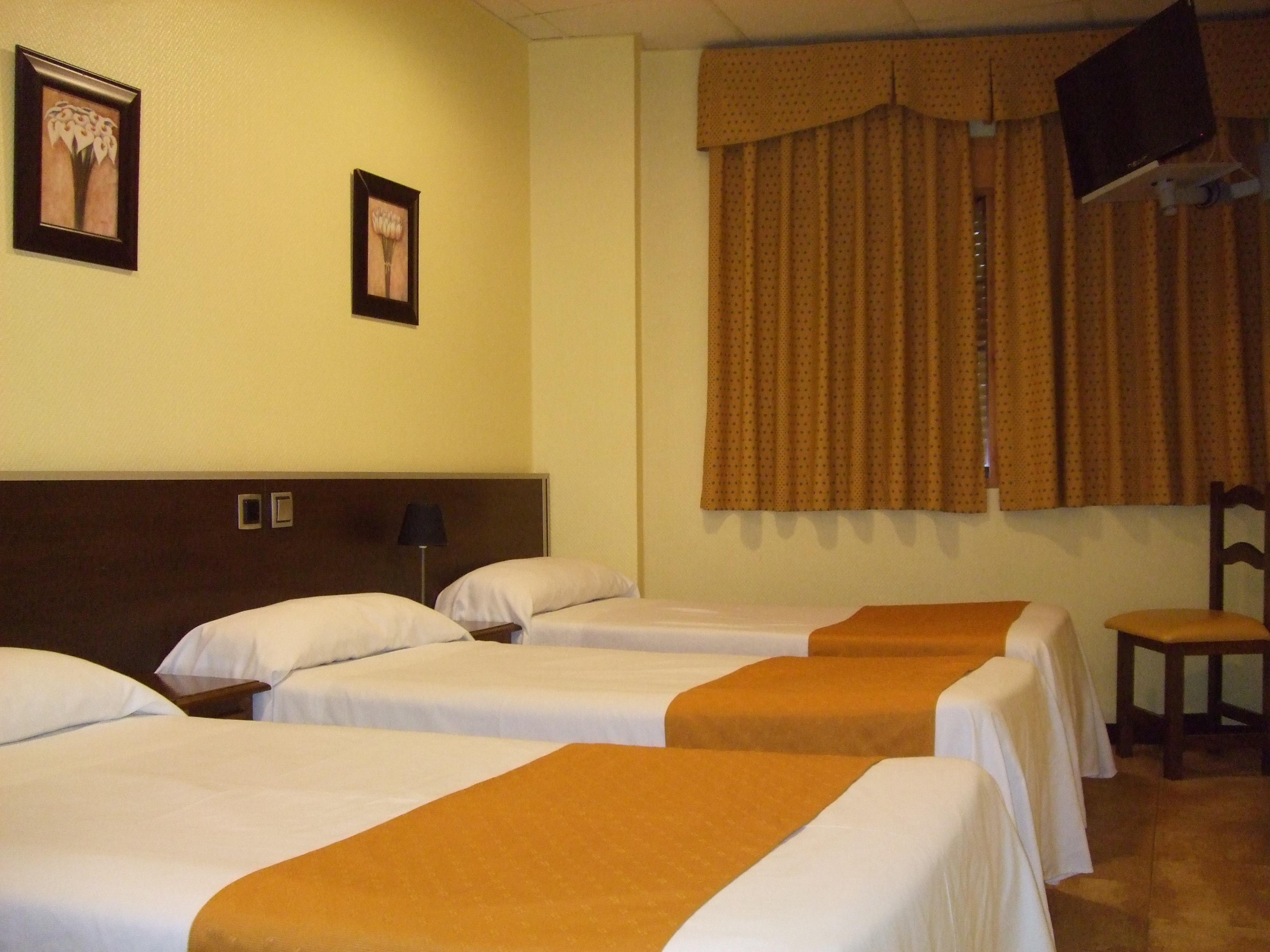 Hotel Complutense Алькала-де-Енарес Екстер'єр фото