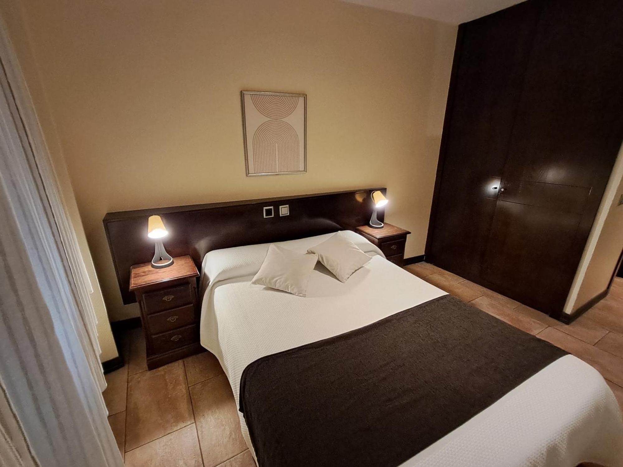 Hotel Complutense Алькала-де-Енарес Екстер'єр фото
