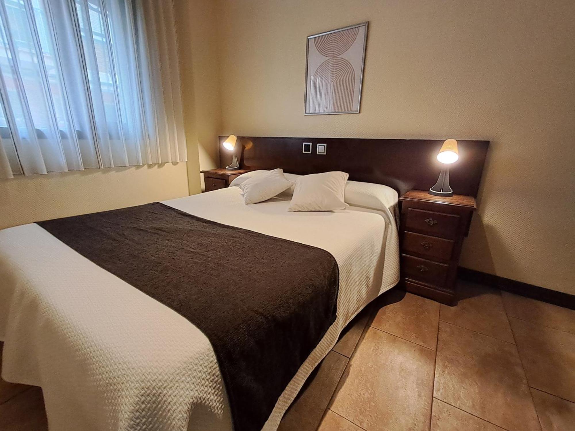 Hotel Complutense Алькала-де-Енарес Екстер'єр фото
