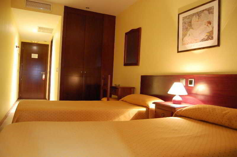 Hotel Complutense Алькала-де-Енарес Екстер'єр фото